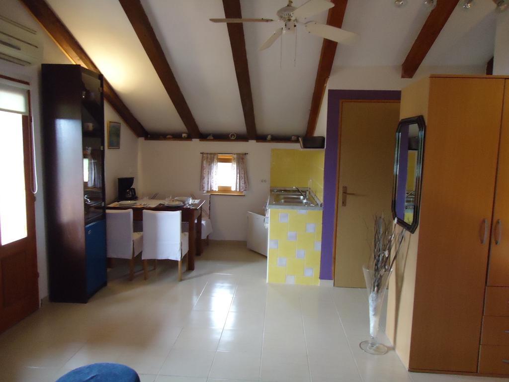 Studio Apartment Nera Rovinj Ruang foto